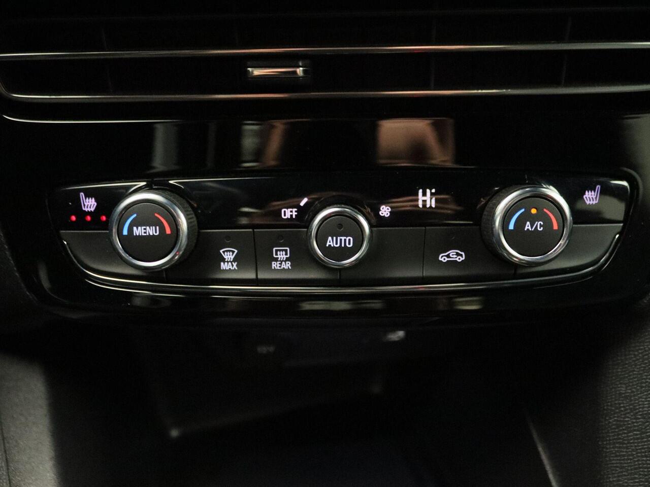 Opel MOKKA 1.2 Turbo Ultimate | Apple CarPlay & Android Auto | Climate control | Leder | Stoelverwarming | Dodehoek detectie | Achteruitrijcamera |