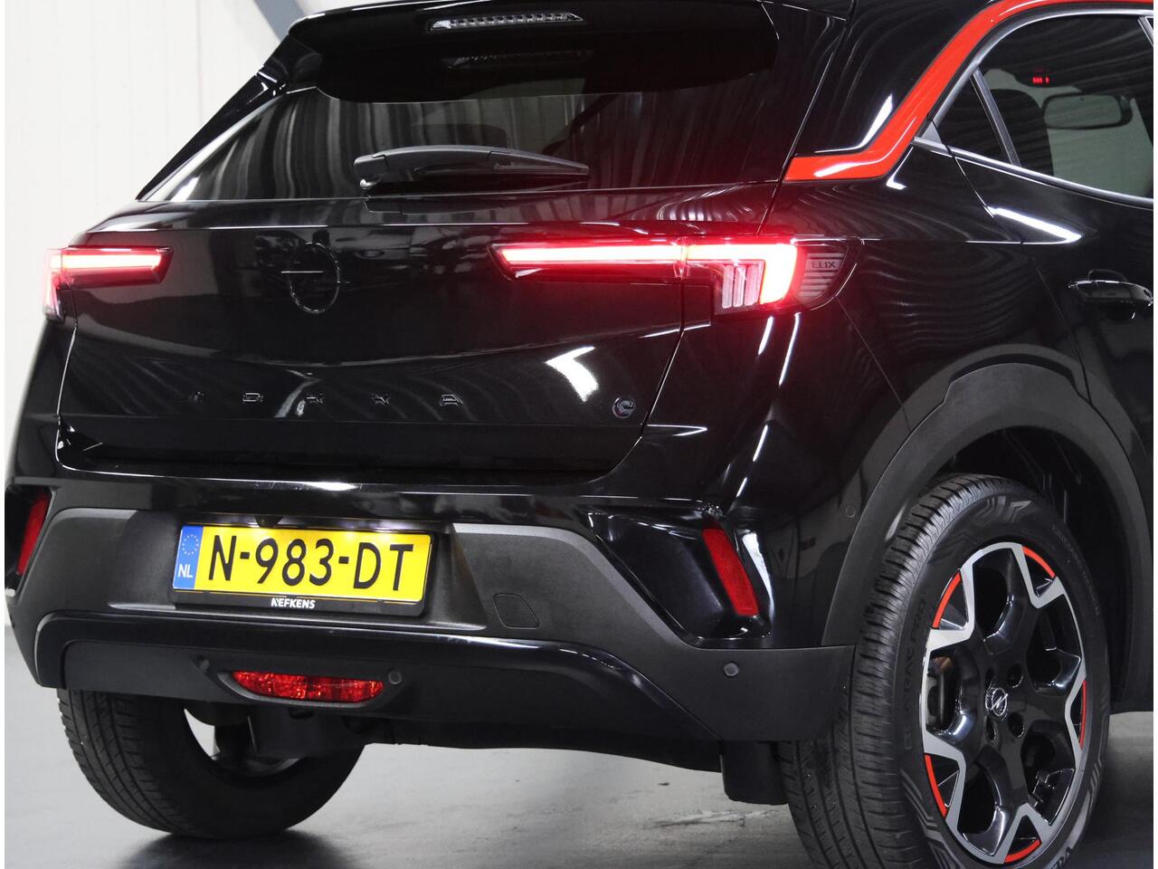 Opel MOKKA Mokka-e GS Line 50kWh 136PK | 1ste eigenaar | 3 FASE | ACCURAPPORT 90% | Adaptive Cruise Control | Matrix LED | Camera | 18"LMV | Navigatie | Digitale Cockpit | Navigatie | FULL LED | Isofix | Privacy Glass |