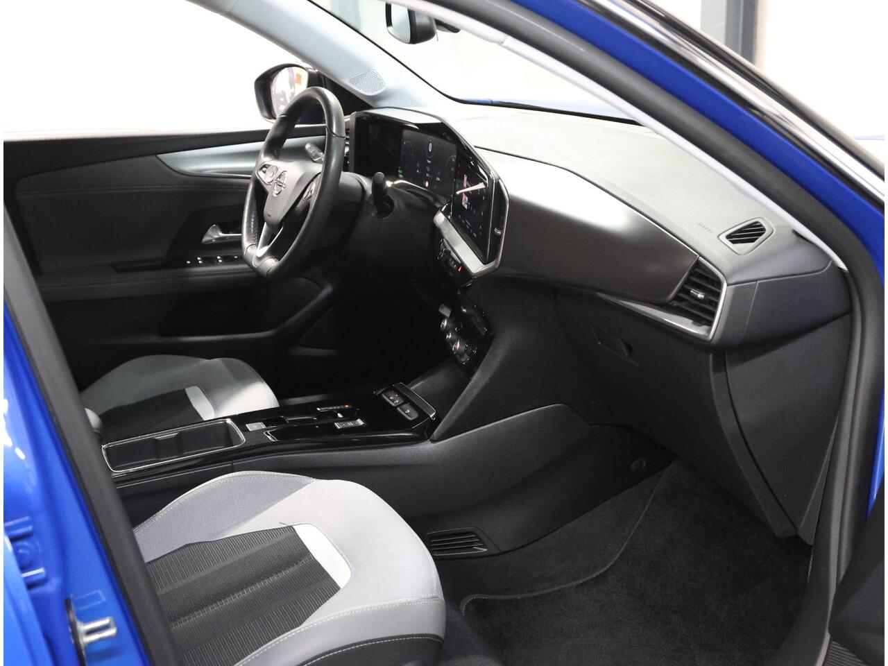 Opel MOKKA Mokka-e Business Elegance 50-kWh 11kw bl. 136PK | 1ste Eigenaar | ACCURAPPORT 92% | Armsteun | StoelStuurVerwarming | Navigatie | Climate Control | Adaptieve Cruise Control | LED | Camera | Isofix | Privacy Glass | Parkeersensoren |