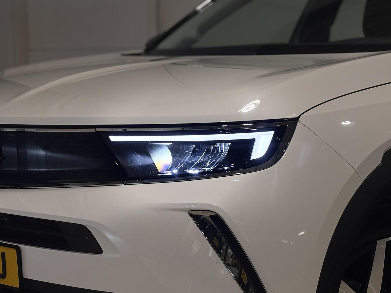 Opel MOKKA Elegance 1.2 Turbo 100pk | TWO-TONE! | NAVI PRO | 180° CAMERA | APPLE CARPLAY / ANDROID AUTO | CLIMATE CONTROL | LAGE KM-STAND! | ISOFIX |