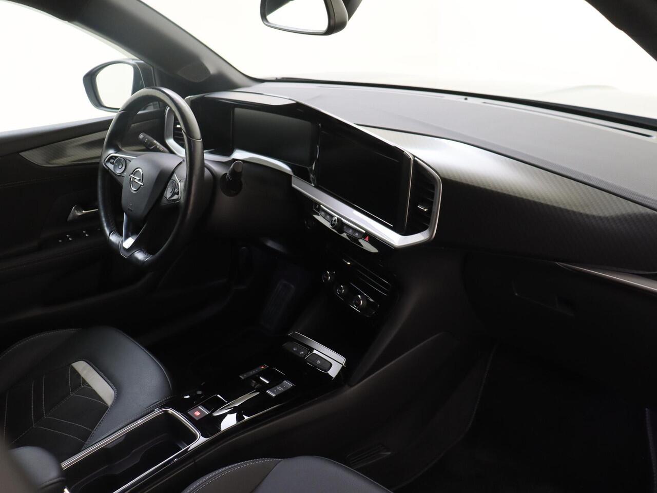 Opel MOKKA Electric Ultimate 50 kWh | Automaat | Rondom camera | Parkeersensoren