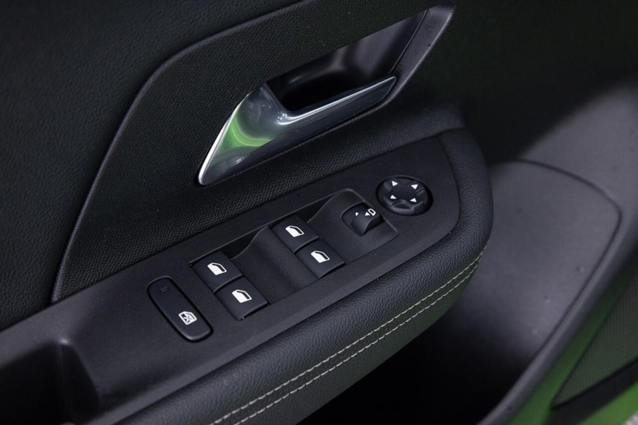 Opel MOKKA Mokka-e Ultimate 50 kWh | Half LEDER | Full LED | CRUISE | PDC