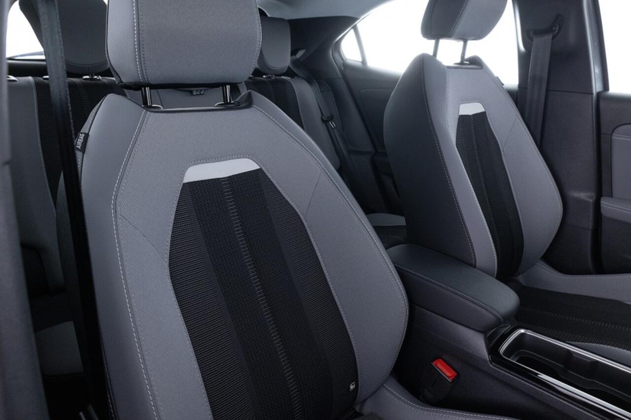 Opel MOKKA Mokka-e Elegance 50 kWh | SOH 100% | Full LED | PDC | Half LEDER