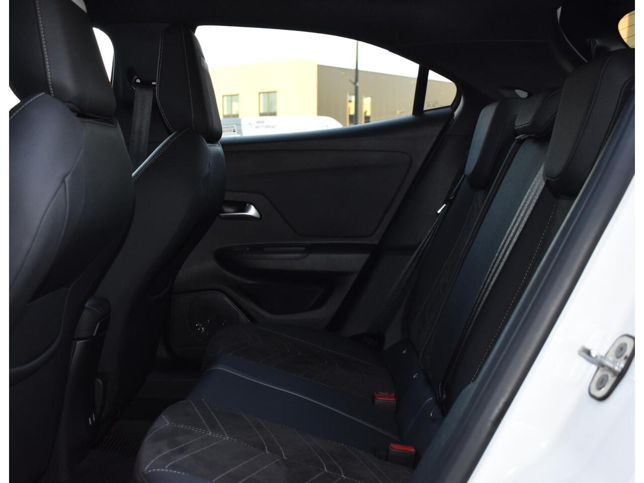 Opel MOKKA 1.2 Turbo 130PK Aut. Ultimate | LED | Carplay | Camera | Keyless | Incl. garantie