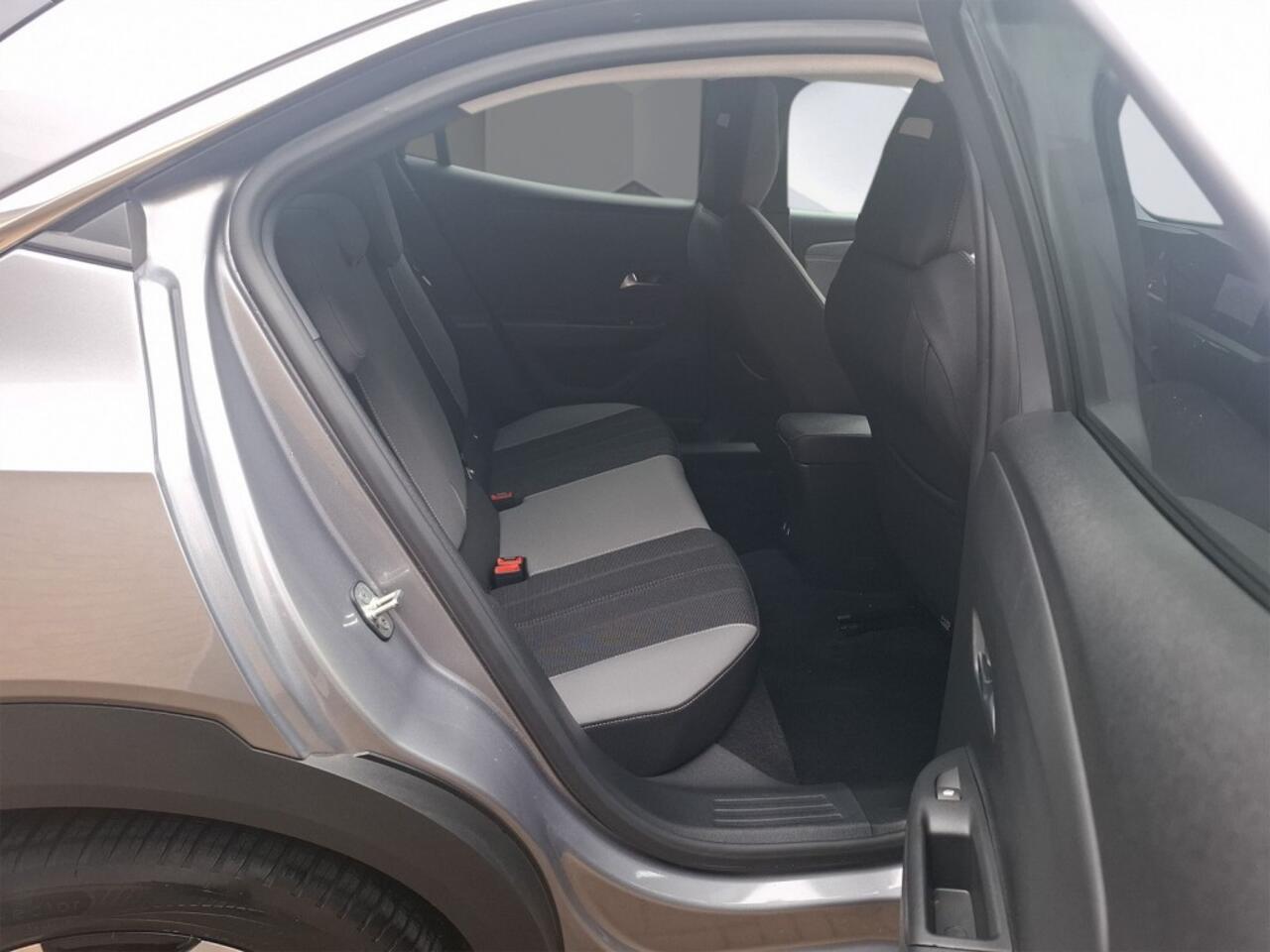 Opel MOKKA 1.2 Turbo Level 3 Elegance 100 KW. 9.950 km, alle optie's. Beslist nieuwstaat.