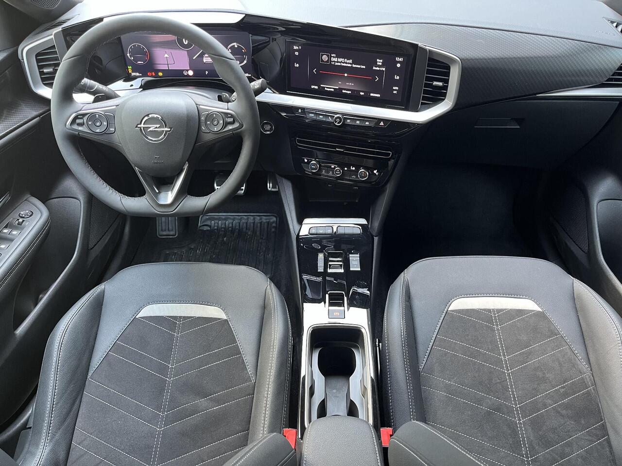 Opel MOKKA Ultimate+ 1.2 Turbo 130pk EAT8 | ALCANTARA/LEDER | LED MATRIX | KEYLESS | NAVI PRO | WINTER PACK | ISOFIX | DAB+ |