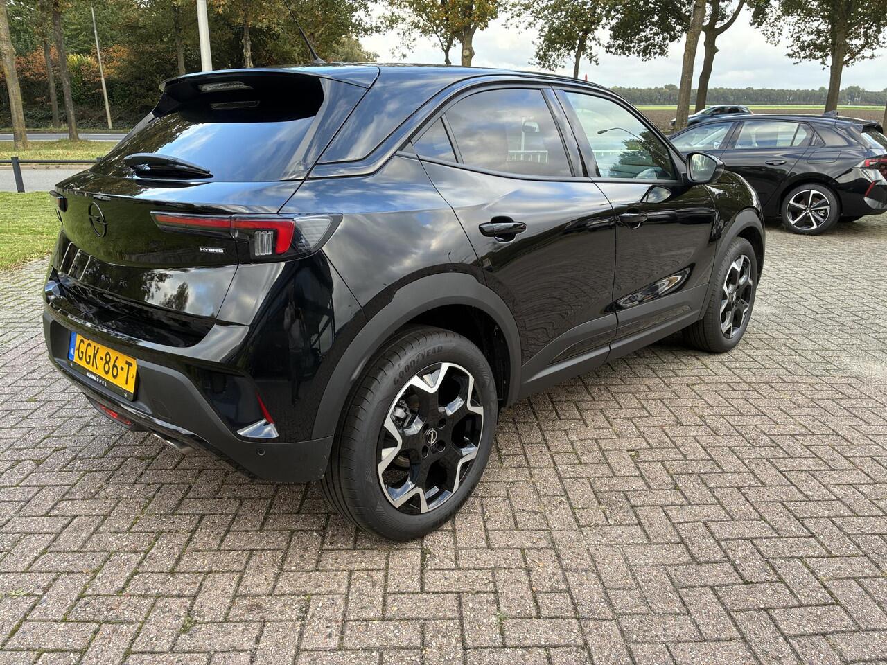 Opel MOKKA 1.2 Turbo 136Pk Hybrid Ultimate | ECC | Navigatie | Alcantara | Camera | Cruise control | Elektrisch Pakket | LM-Velgen | PrivateGlas achter