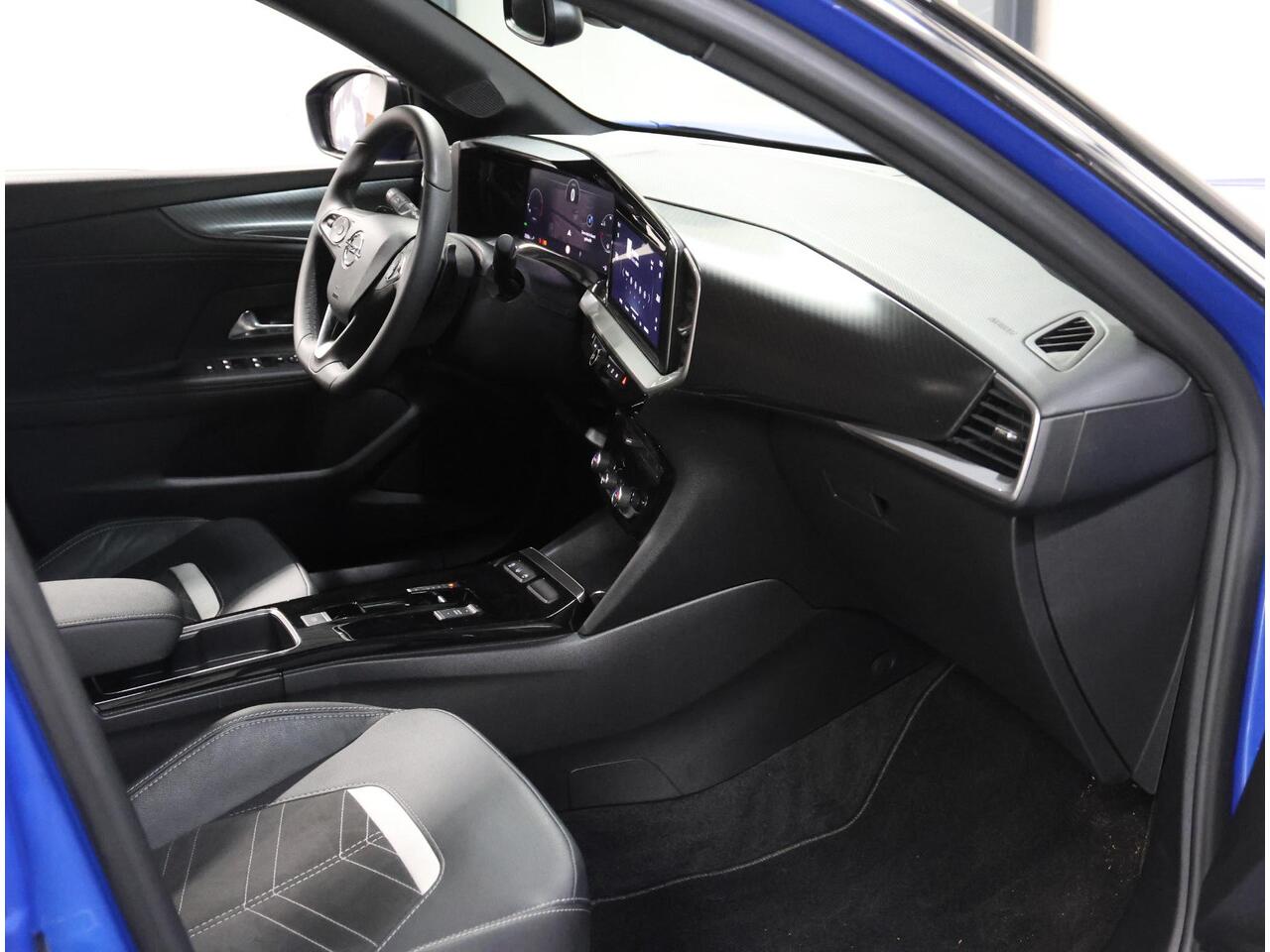 Opel MOKKA 1.2 Turbo Ultimate 130PK Automaat | Navigatie | Airco | Climate Control | Adaptieve Cruise Control | Achteruitrijcamera | Massage stoelen voor | Alcantara Bekleding | Keyless Entry/Start | Dodehoek Detectie | LED koplampen | Lichtmetalen Velgen 18" | Appl