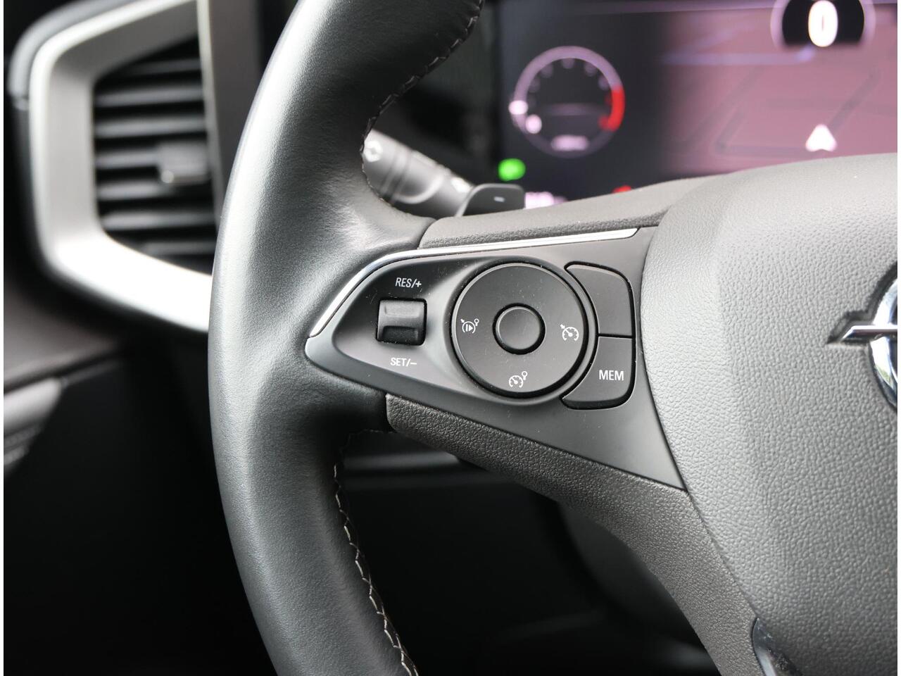 Opel MOKKA 1.2 130PK Level 3 | AUTOMAAT | AppleCarPlay/AndroidAuto | Cruise Control | Climate Control | Camera | Navigatie | FULL LED | Isofix | Parkeersensoren |