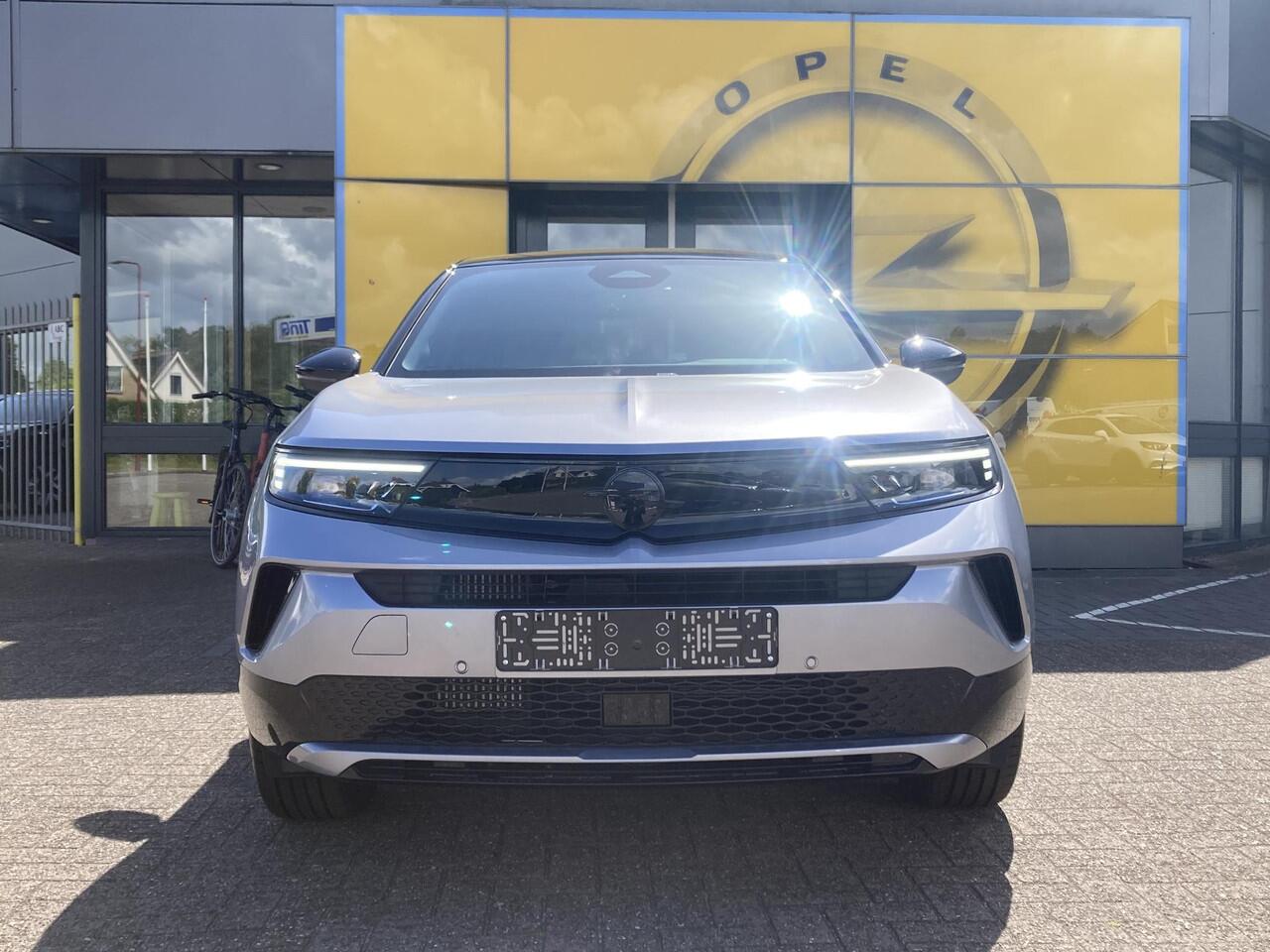 Opel MOKKA 1.2 Turbo 136pk Automaat Hybrid GS | NIEUW DIRECT LEVERBAAR | Navigatie | Climate control | Achteruitrijcamera | 18" Lichtmetalen velgen | Massagestoel | Cruise control adaptief | Complete uitvoering