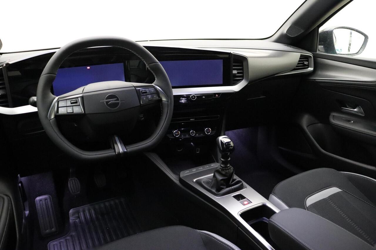 Opel MOKKA 1.2 Turbo GS Navigatie | Keyless | 18'' lichtmetalen velgen | Dodehoekdetectie | Adaptieve cruise control | Stuurwiel verwarmd