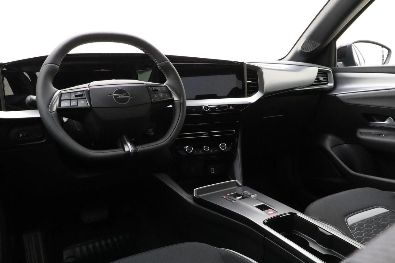 Opel MOKKA Electric Edition 54 kWh Navigatie | Led koplampen | Keyless | Carplay | Achteruitrij camera | Warmtepomp |