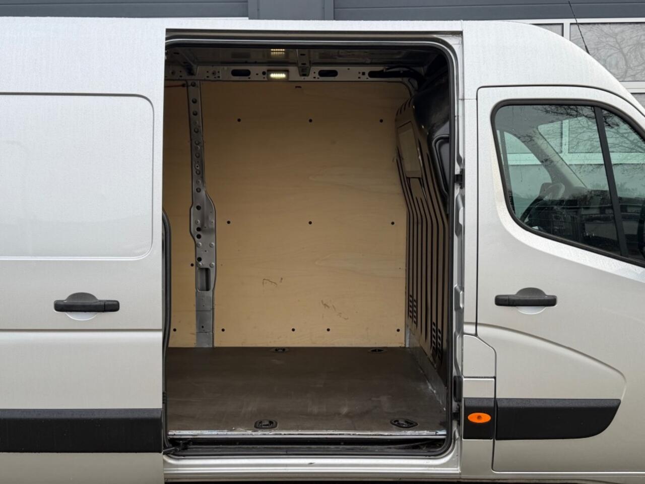 Opel MOVANO 2.3 TURBO 150PK Automaat L3H2 / Navi / Airco / Cruise