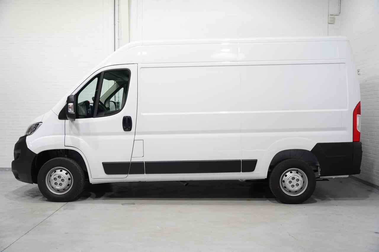 Opel MOVANO 2.2D 140 pk L2H2 Navi, Camera, Aut. Airco Apple Carplay, Cruise Control, 270 Graden Deuren, 3-Zits, Nieuw overjarig