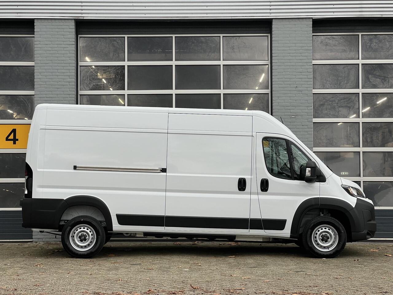 Opel MOVANO Electric L3H2 4.25t Zwaar 110 kWh | 8 jaar garantie | NAVI | Multimedia | Apple Carplay | Android Auto | Achteruitrijcamera | Parkeersensoren achter | Bestuurdersstoel comfort | Armsteun | Bank voorpassagiers | Lederen stuurwiel | Grootlicht assistent | M