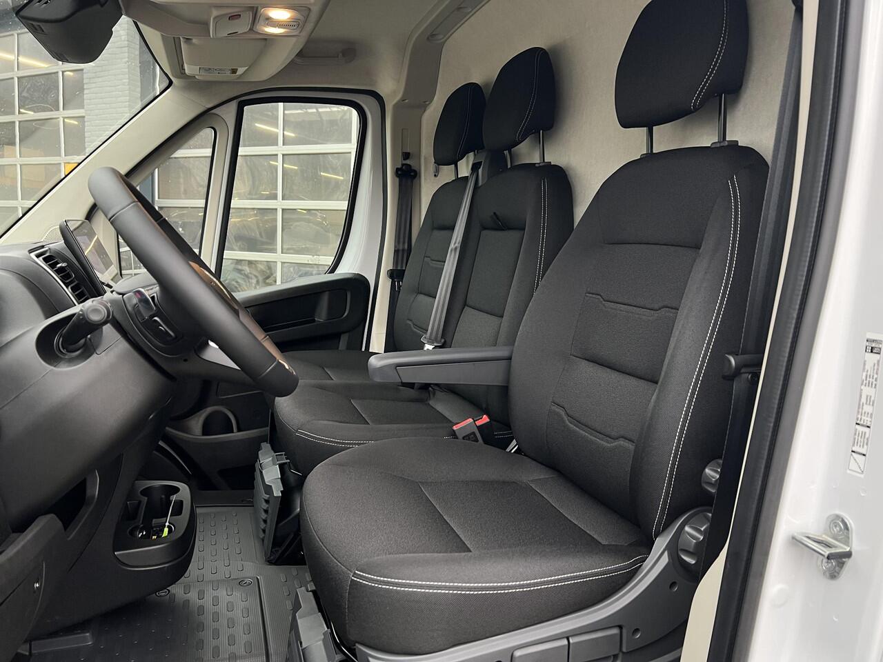 Opel MOVANO Electric L3H2 4.25t Zwaar 110 kWh | 8 jaar garantie | NAVI | Multimedia | Apple Carplay | Android Auto | Achteruitrijcamera | Parkeersensoren achter | Bestuurdersstoel comfort | Armsteun | Bank voorpassagiers | Lederen stuurwiel | Grootlicht assistent | M