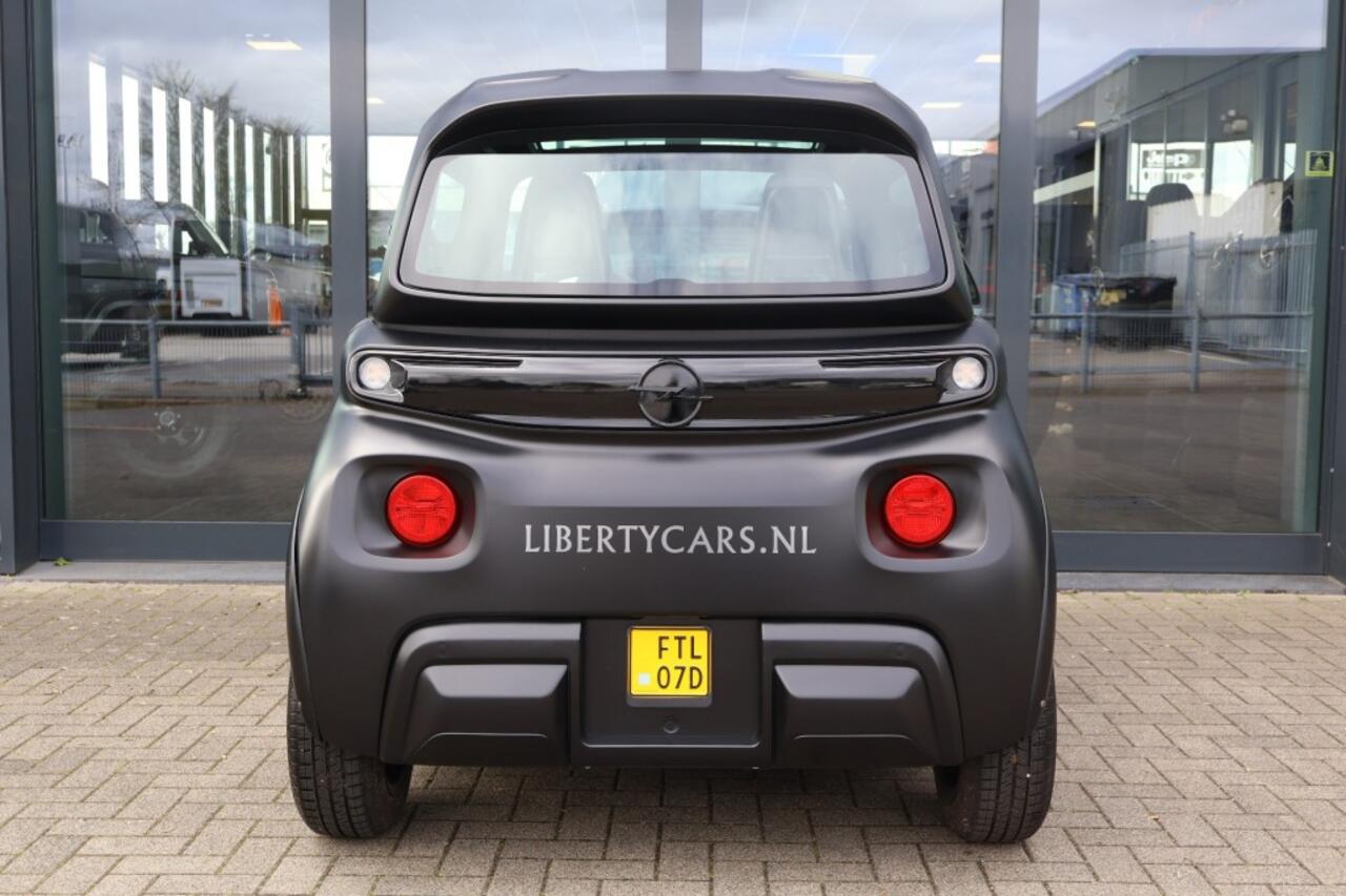Opel Rocks-e MAT ZWART / All Season banden / zwarte ALU velgen