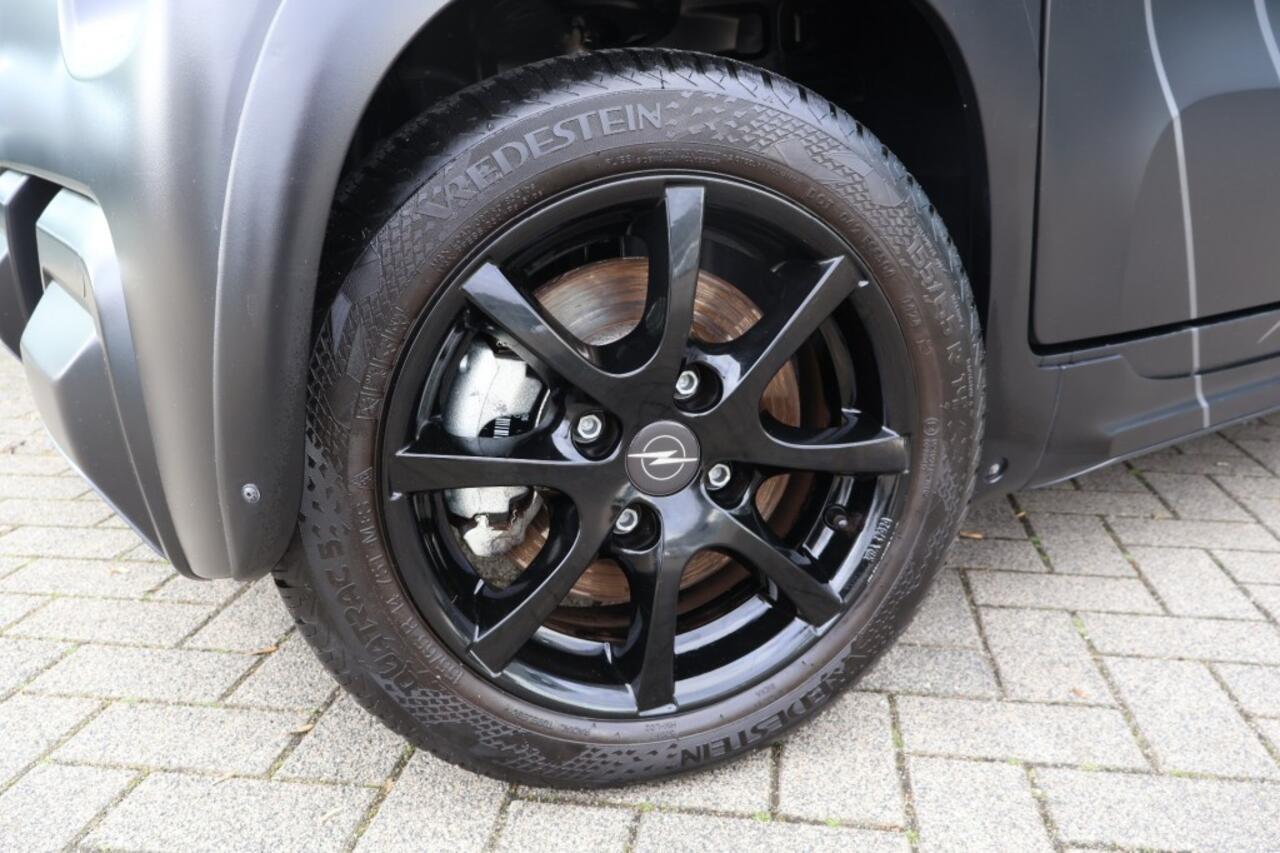 Opel Rocks-e MAT ZWART / All Season banden / zwarte ALU velgen