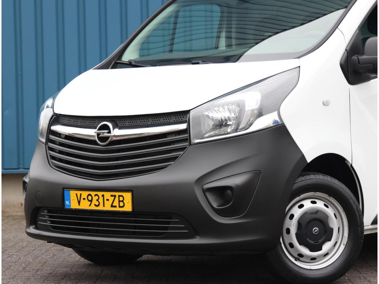 Opel VIVARO 120pk CDTI L2H1 Edition ( 1ste eigenaar | Camera | 3 persoons | Betimmering | Navigatie )