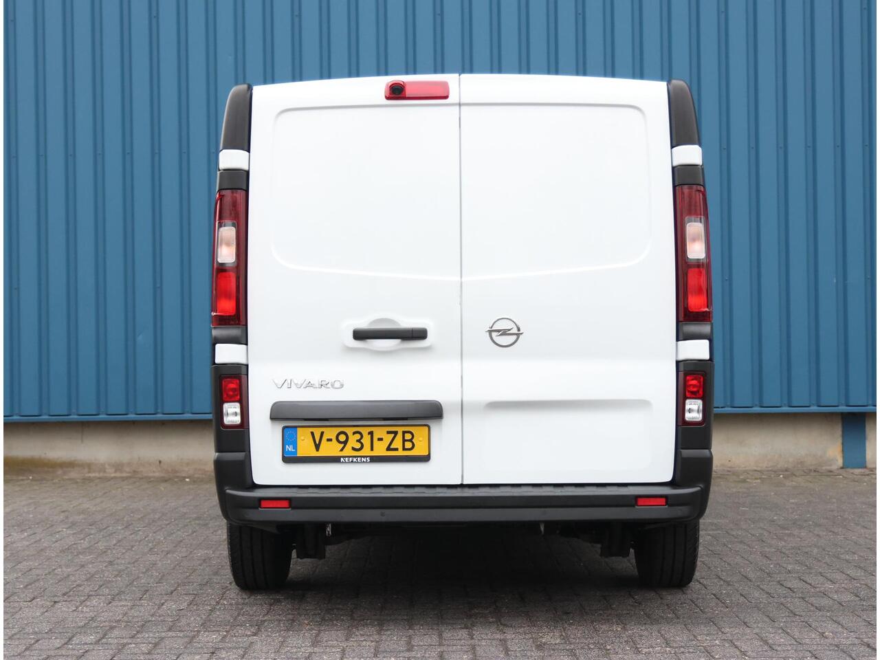 Opel VIVARO 120pk CDTI L2H1 Edition ( 1ste eigenaar | Camera | 3 persoons | Betimmering | Navigatie )