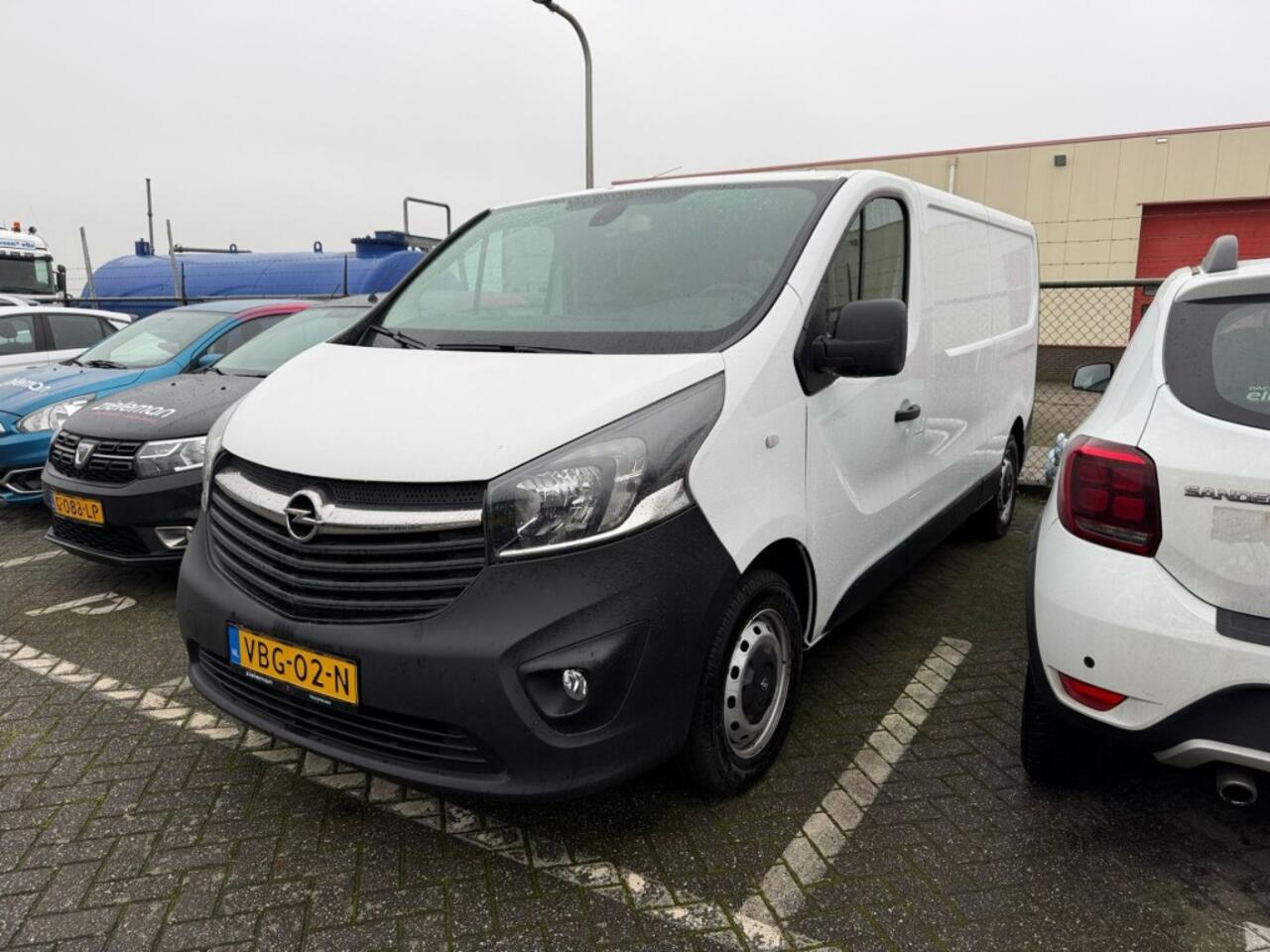 Opel VIVARO 1.6 CDTI L2H1 Edition EcoFlex MOTOR SCHADE