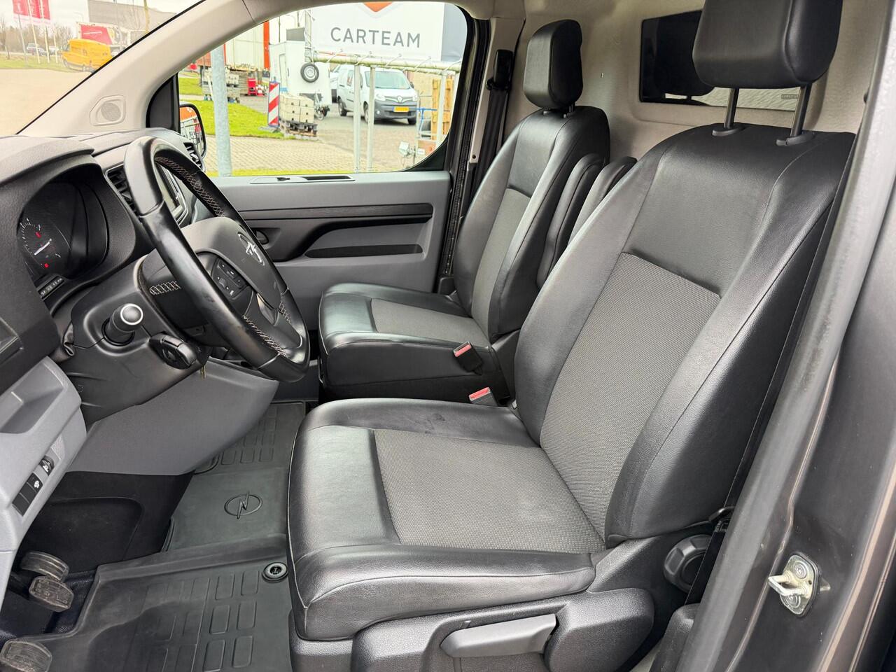 Opel VIVARO 2.0 CDTI L2H1 2X SCHUIFDEUR/CARPLAY/DAKDRAGERS Opel Vivaro 2.0 CDTI L2H1 Innovation 2X SCHUIFDEUR/CARPLAY