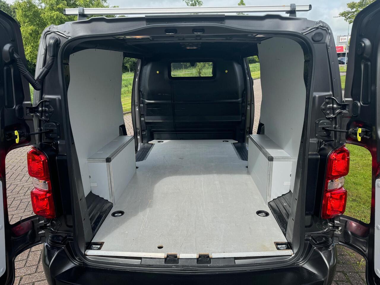 Opel VIVARO 2.0 CDTI L2H1 2X SCHUIFDEUR/CARPLAY/DAKDRAGERS Opel Vivaro 2.0 CDTI L2H1 Innovation 2X SCHUIFDEUR/CARPLAY