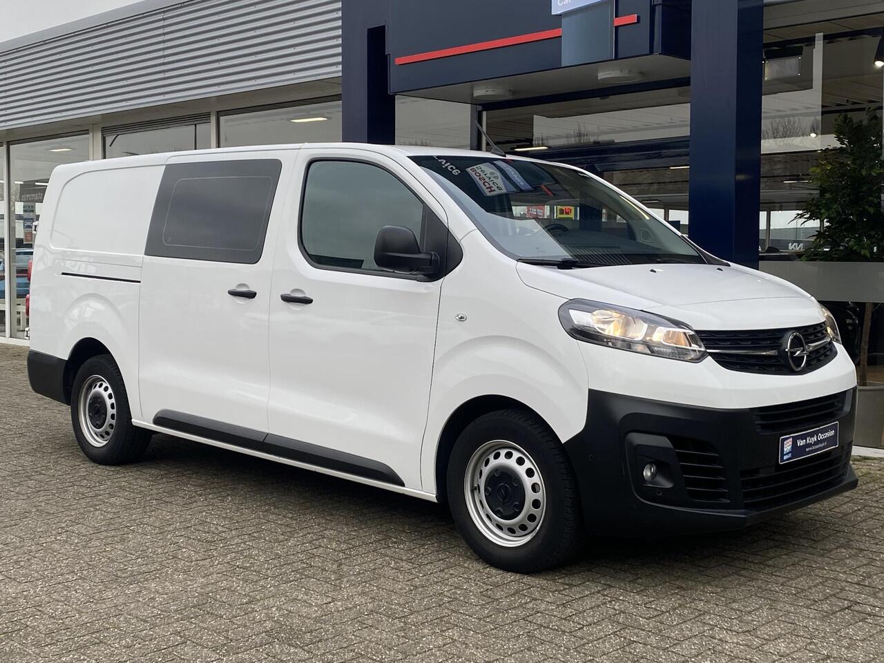 Opel VIVARO 1.5 CDTI L3H1 DC Selection / 6-Persoons / Cruise-Control / Trekhaak / Zijschuifdeur-Rechts / Houten-Vloer / Zijwandbekleding / Apple-Carplay & Android-Auto / Navi / Radio-Bluetooth / Airco / 16'' All-Seasons / ENZ.
