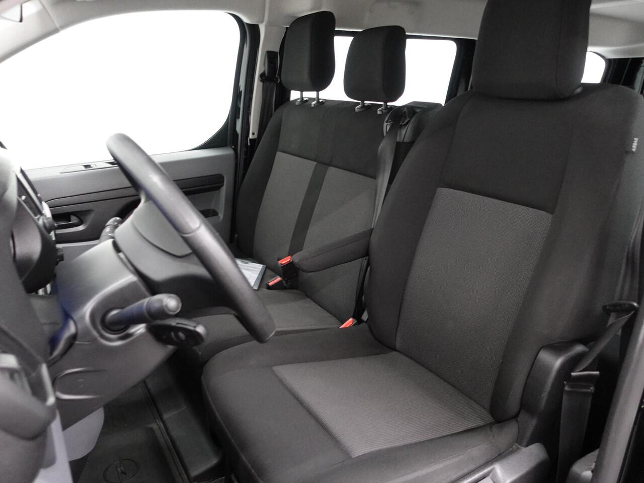 Opel VIVARO Vivaro-e Combi L3H1 75 kWh Vivaro-e Combi 75-kWh L3H1 9-persoons PERSONENBUS Airco Navi PDCA Sidebars