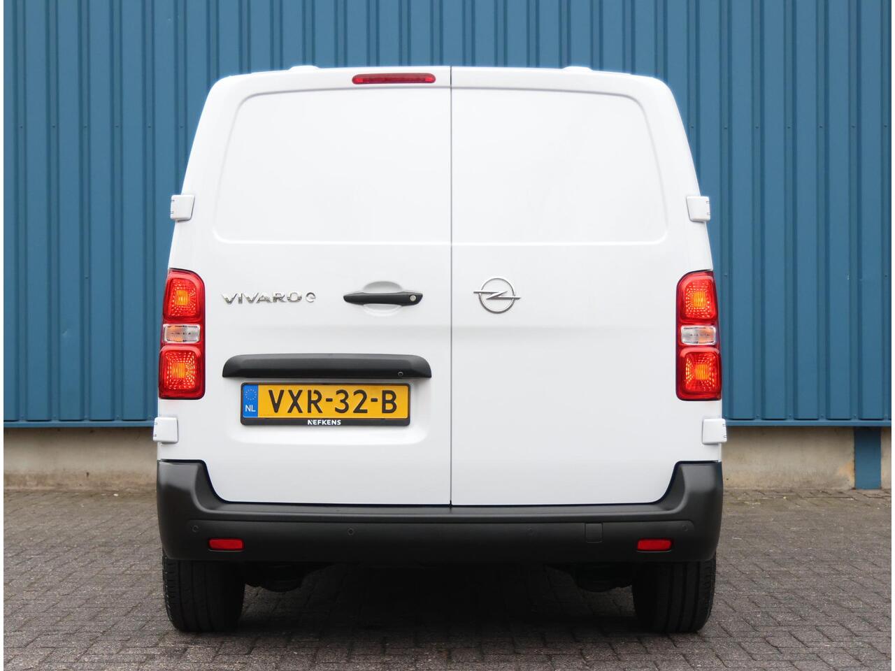 Opel VIVARO Electric L2 75 kWh ( 3 Zits | Camera | AppleCarPlay/AndroidAuto | CruiseControl | ClimateControl | Parkeersensoren Achter )