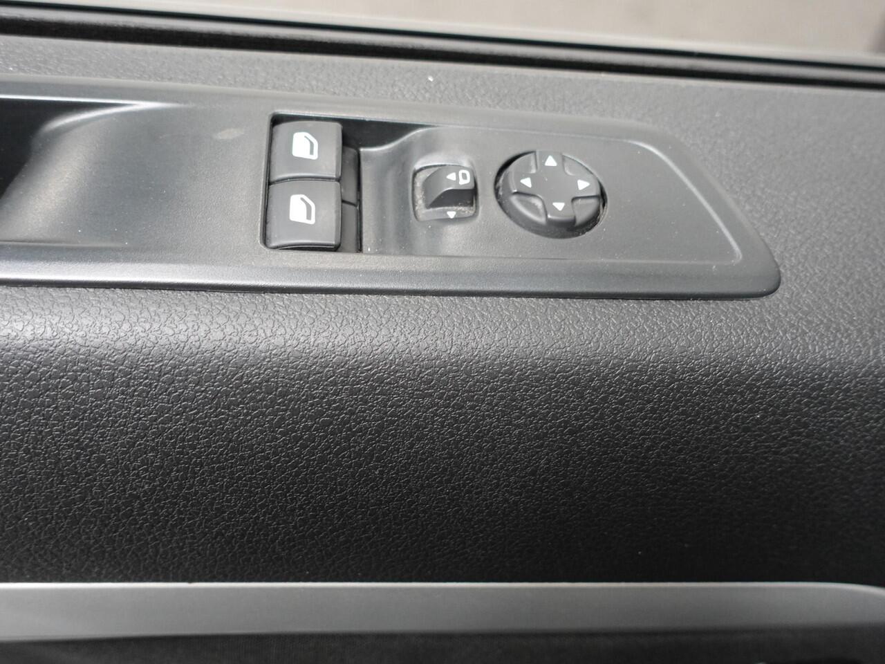 Opel VIVARO 2.0 CDTI L3H1 Dubbele Cabine Edition Automaat Airco Navi Cruise Control Apple Carplay Trekhaak