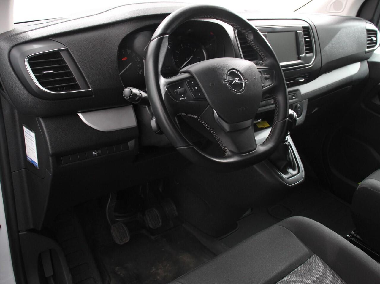 Opel VIVARO 145pk L3H1 Dubbele Cabine Sport Edition Navigatie Climate Control Trekhaak Trekhaak Parkeer sensoren Lichtmetalen Velgen