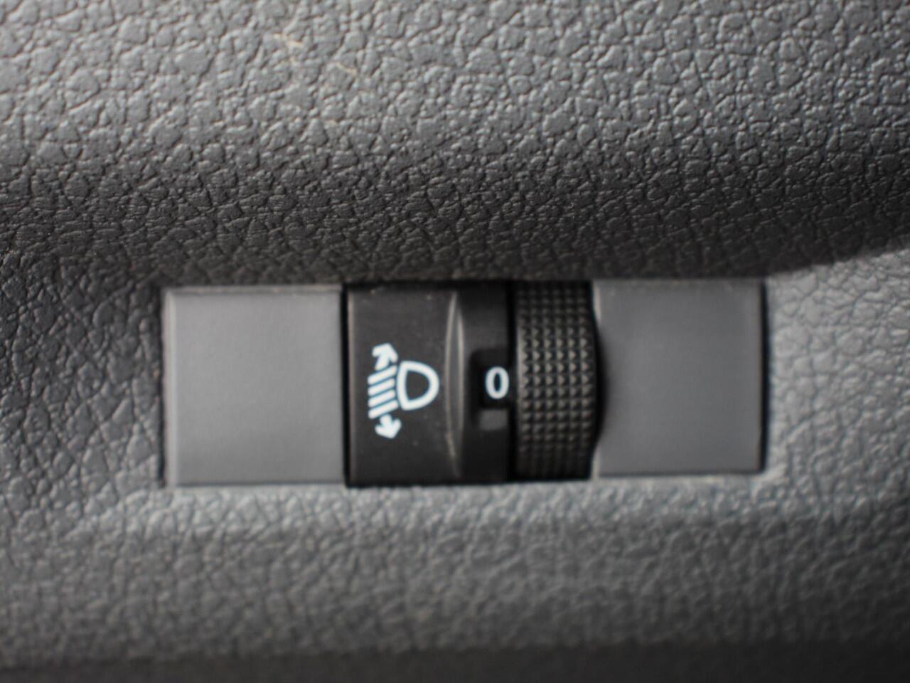 Opel VIVARO Vivaro-e L3 75 kWh Automaat 6-Persoons Dubbele Cabine Lang | Navigatie | Airco | 2 x Schuifdeur | Lichtmetalen velgen| Cruise Control | Side Bars | Bumpers in kleur