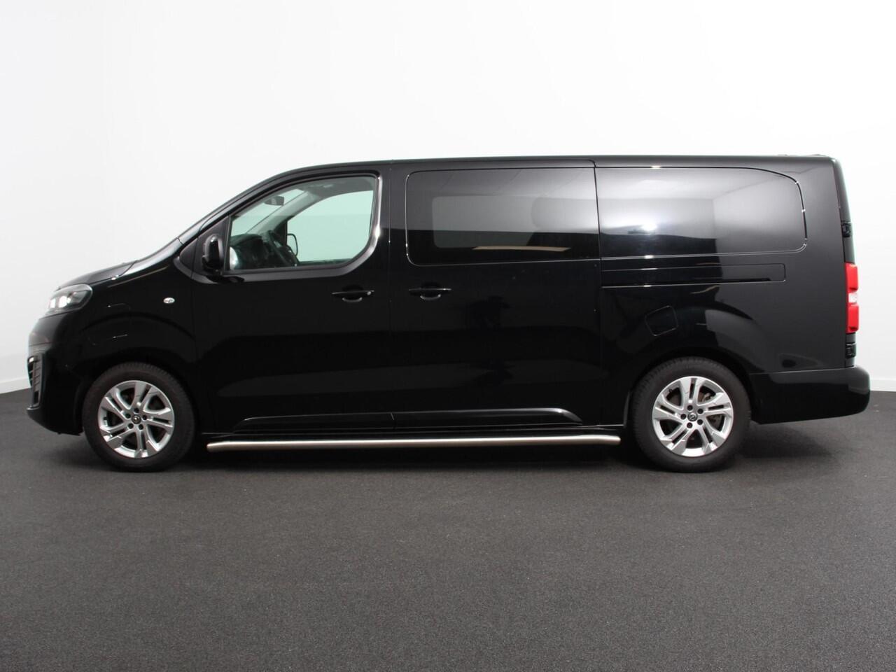 Opel VIVARO Vivaro-e L3 75 kWh Automaat 6-Persoons Dubbele Cabine Lang | Navigatie | Airco | 2 x Schuifdeur | Lichtmetalen velgen| Cruise Control | Side Bars | Bumpers in kleur