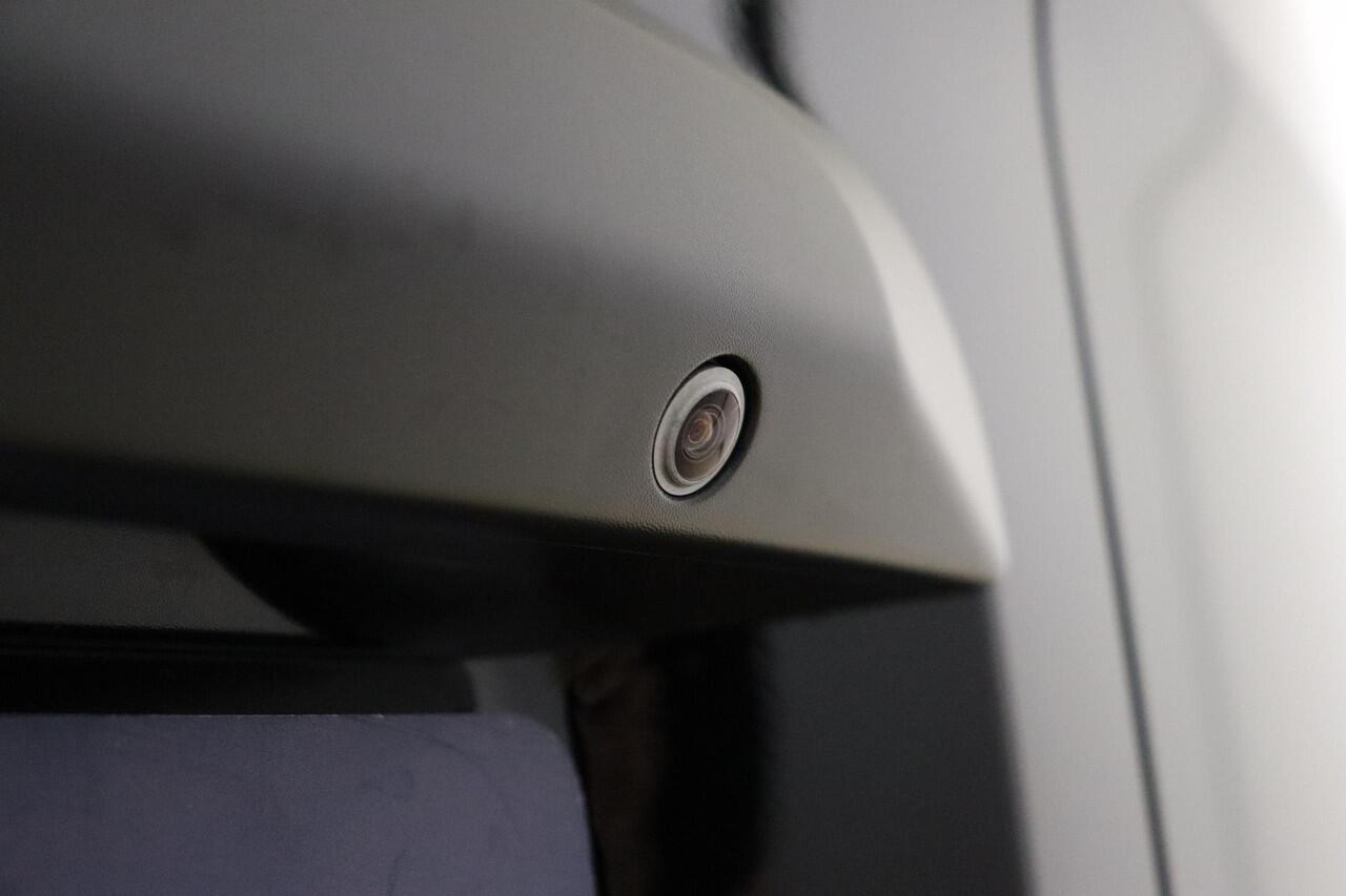 Opel VIVARO Electric L3 75 kWh | Navigatie | Camera | Climate control | Keyless | Trekhaak | Passagiersstoel | Dichte ramen mogelijk!