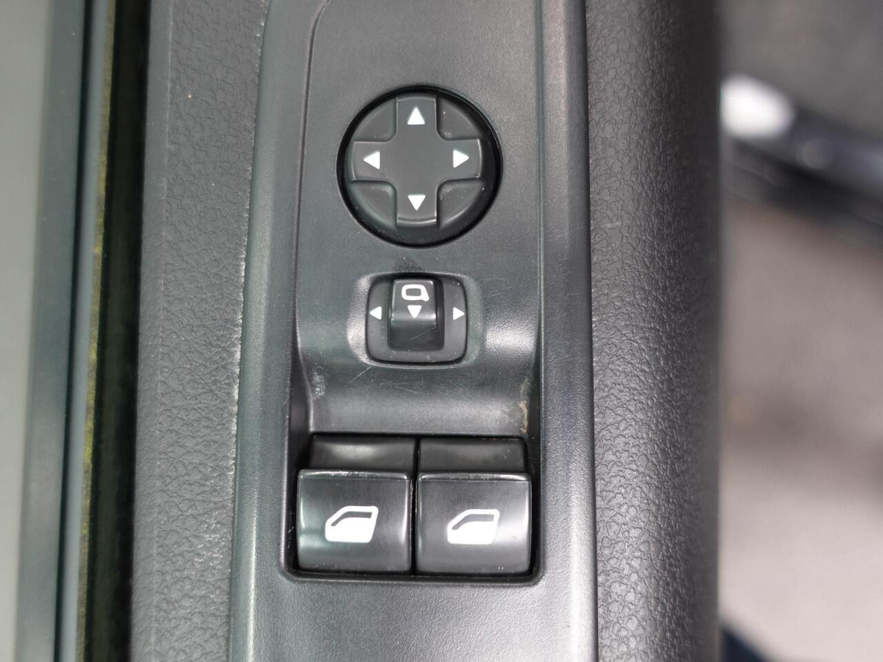 Opel VIVARO 145pk Automaat Dubbele cabine L3H1 Edition Navigatie Cruise Trekhaak Airco