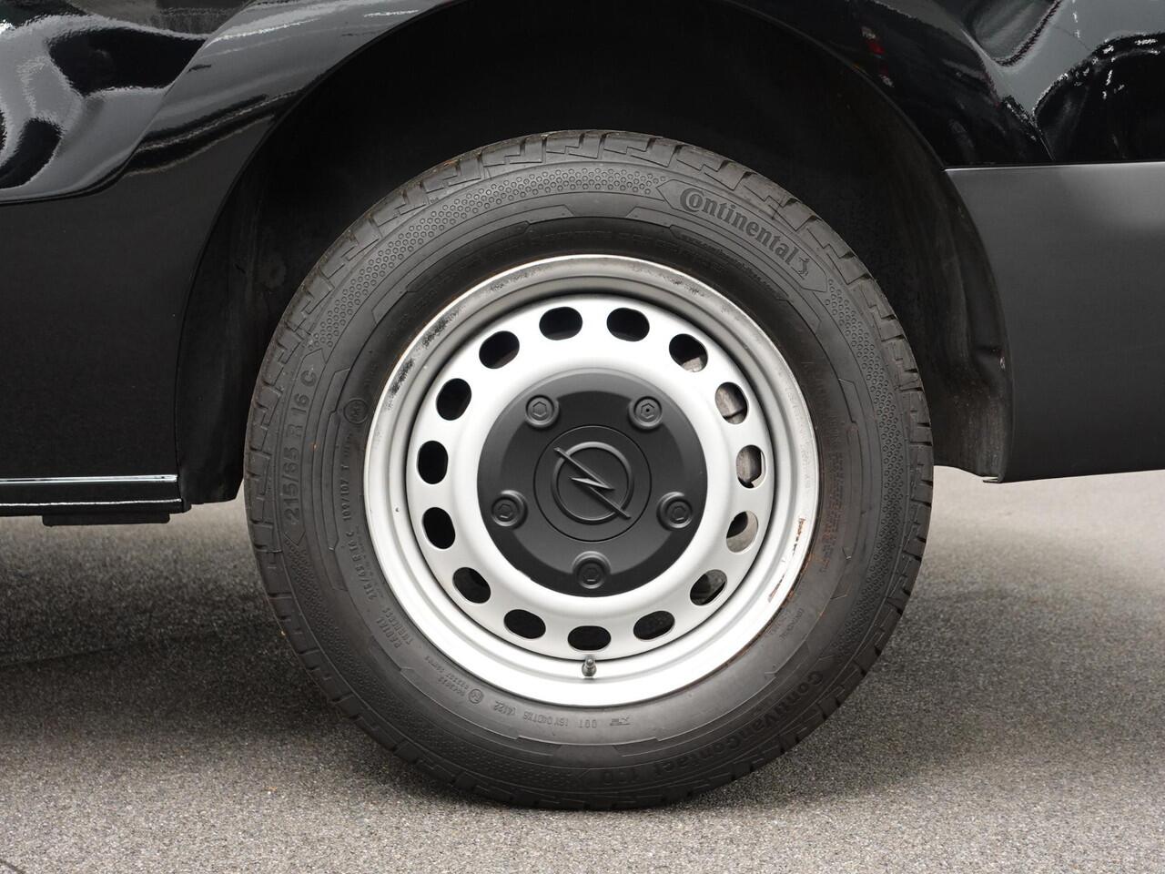 Opel VIVARO 145pk Automaat Dubbele cabine L3H1 Edition Navigatie Cruise Trekhaak Airco