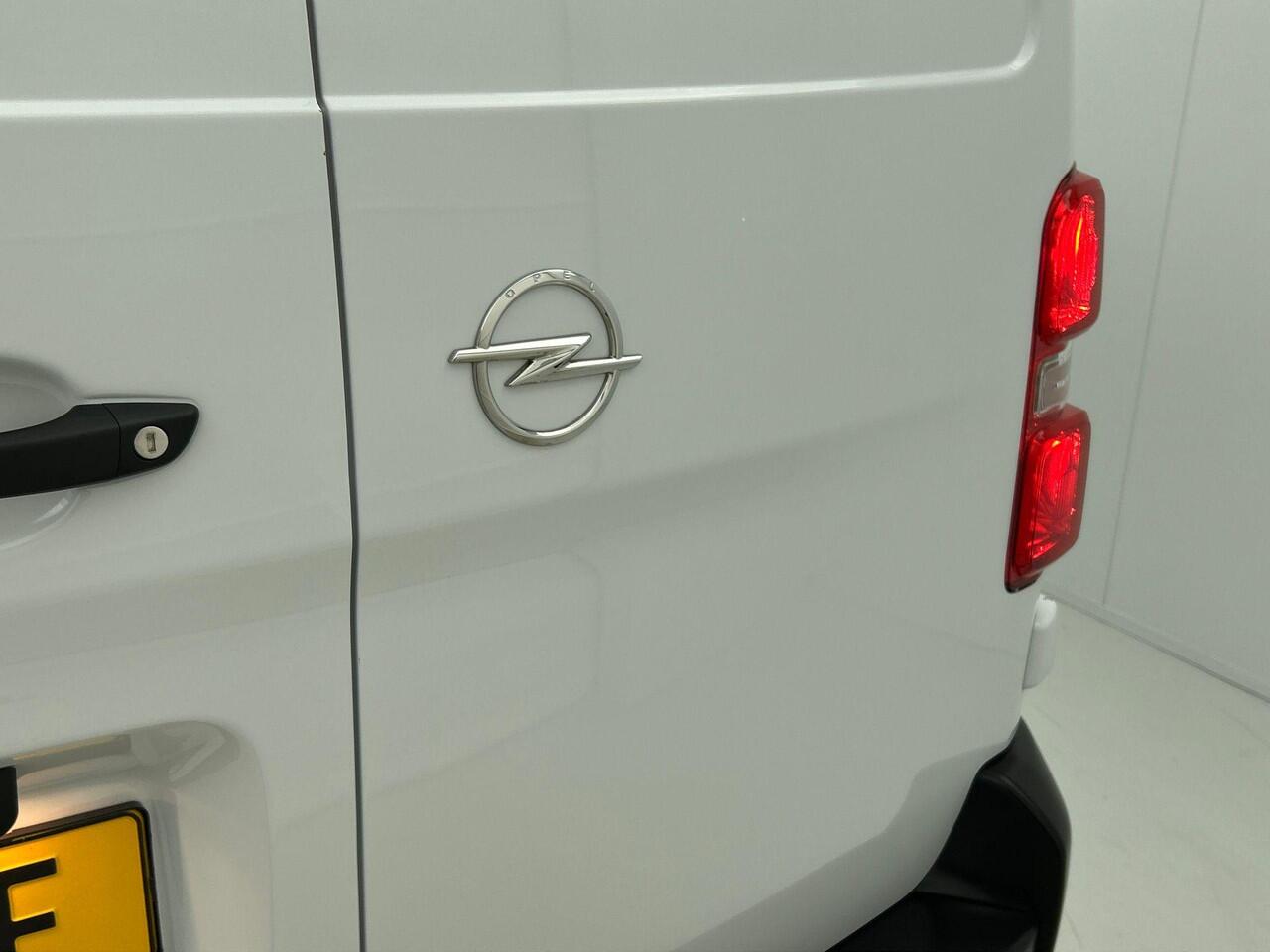 Opel VIVARO 2.0 CDTI L3H1 Dubbele Cabine Edition Airco Navigatie Trekhaak Cruise control