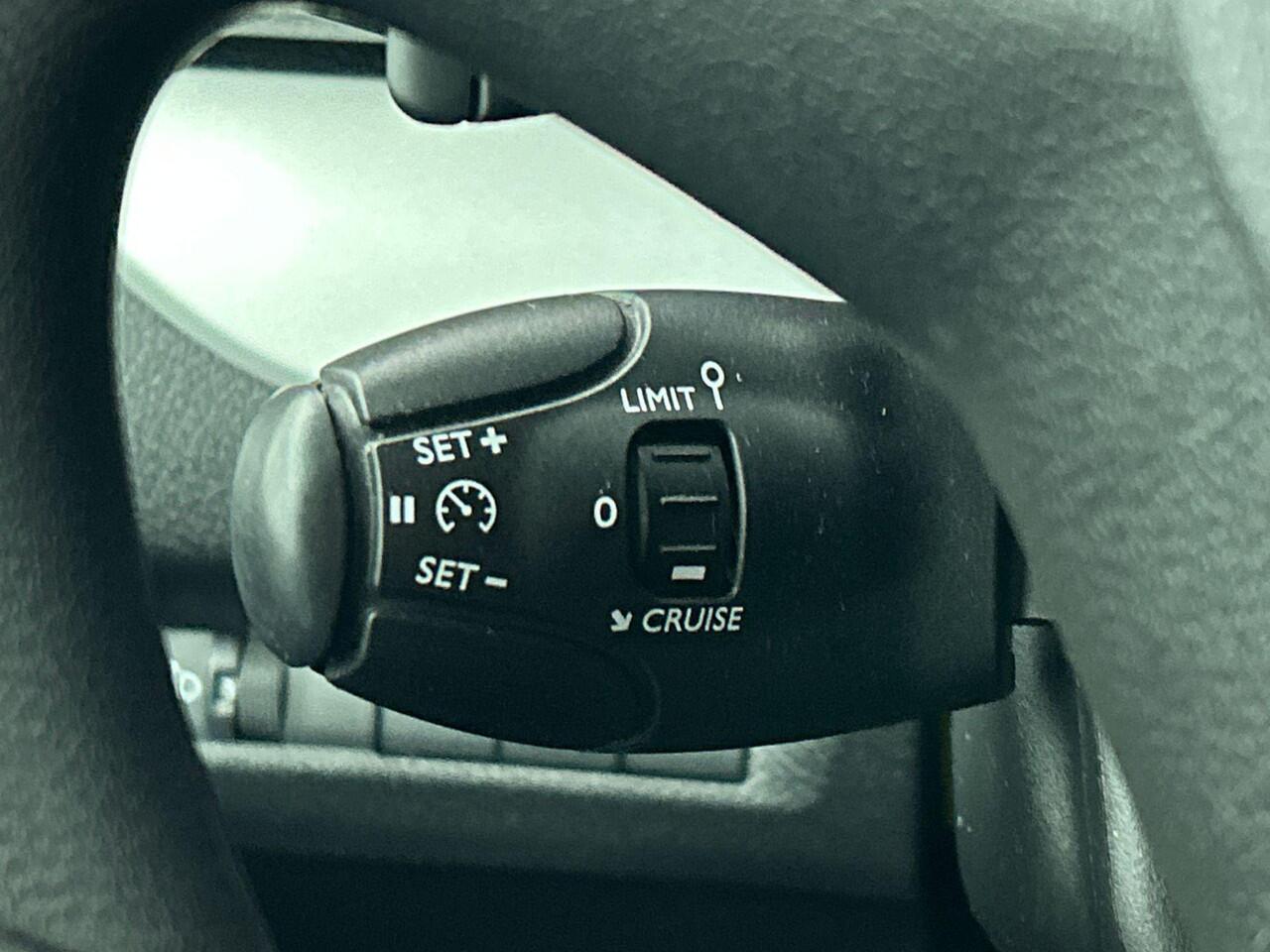 Opel VIVARO 2.0 CDTI L3H1 Dubbele Cabine Edition Airco Navigatie Trekhaak Cruise control