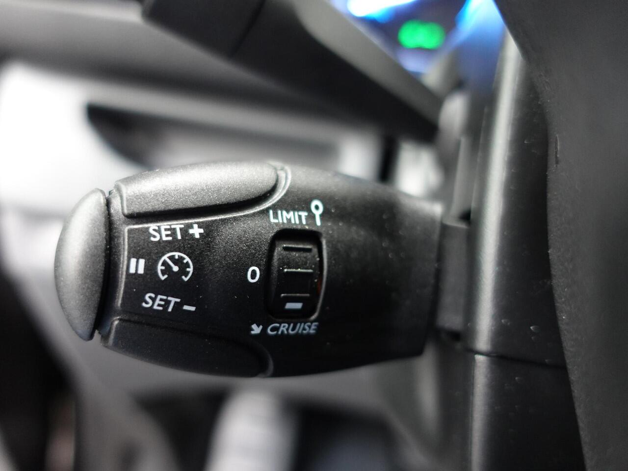 Opel VIVARO Vivaro-e L3H1 Dubbele Cabine Edition 75 kWh Automaat Airco Navigatie Cruise Control WLTP 317 km actieradius