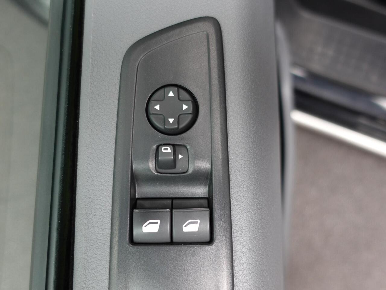 Opel VIVARO 2.0 CDTI L3H1 Edition Automaat Airco ECC Navigatie Cruise Control PDC+Camera Trekhaak