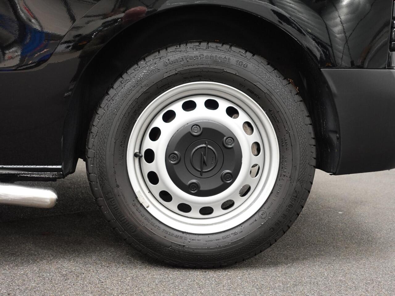 Opel VIVARO 2.0 BlueHDi 145PK L2 Automaat | Navigatie | Airco | Trekhaak | Side Bars | Betimmering | Laadruimte betimmering