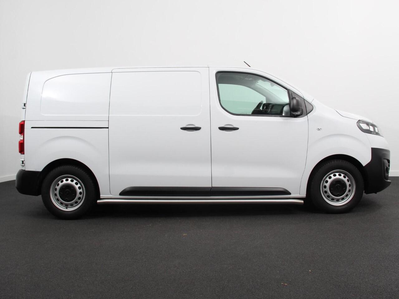 Opel VIVARO 2.0 CDTI L2H1 Edition 3-zits Automaat Navigatie Airco Bluetooth Trekhaak Parkeer sensoren