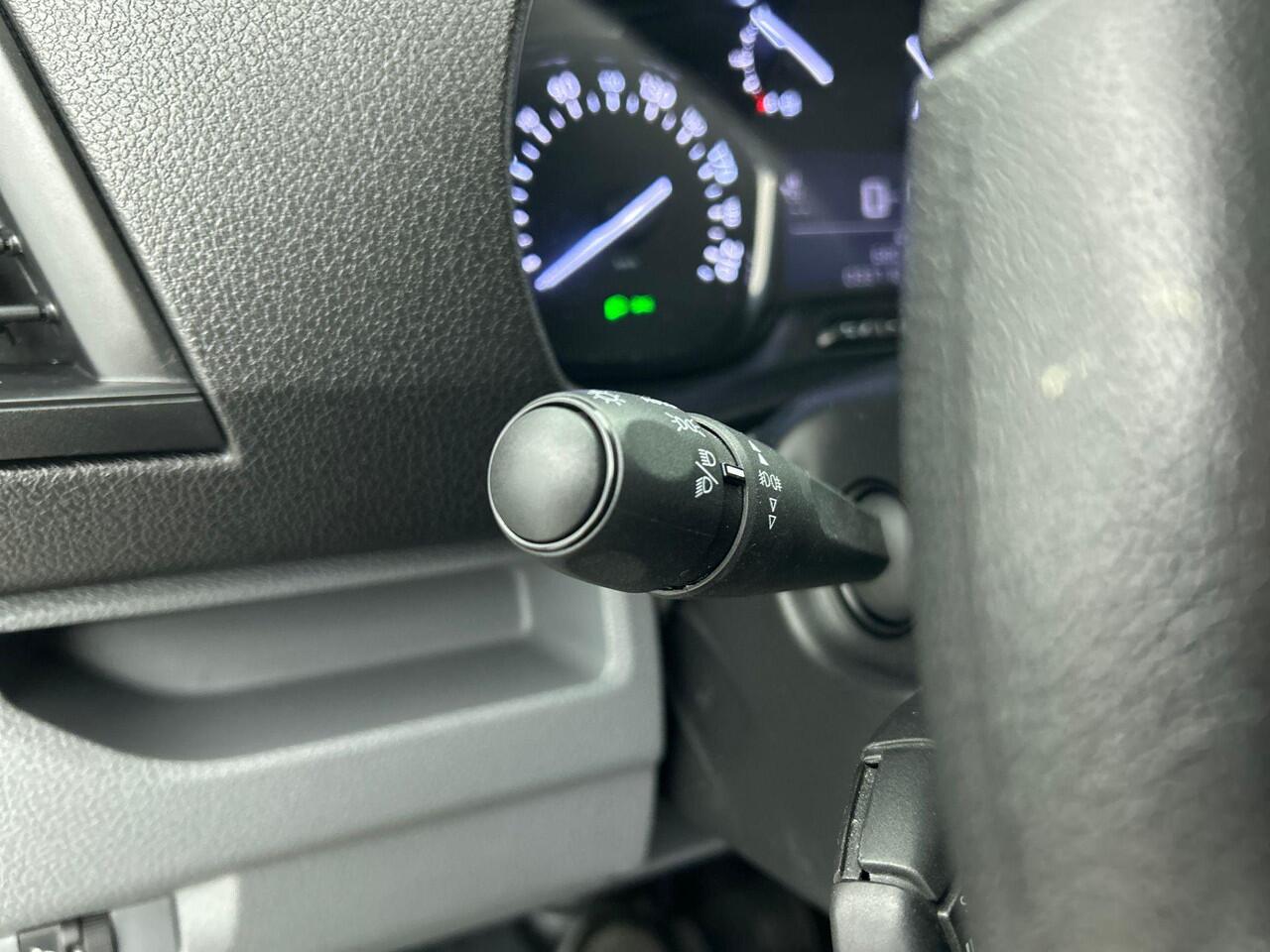 Opel VIVARO 2.0 145 pk L3H1 Edition Automaat Navigatie Cruise control Camera Airco Trekhaak