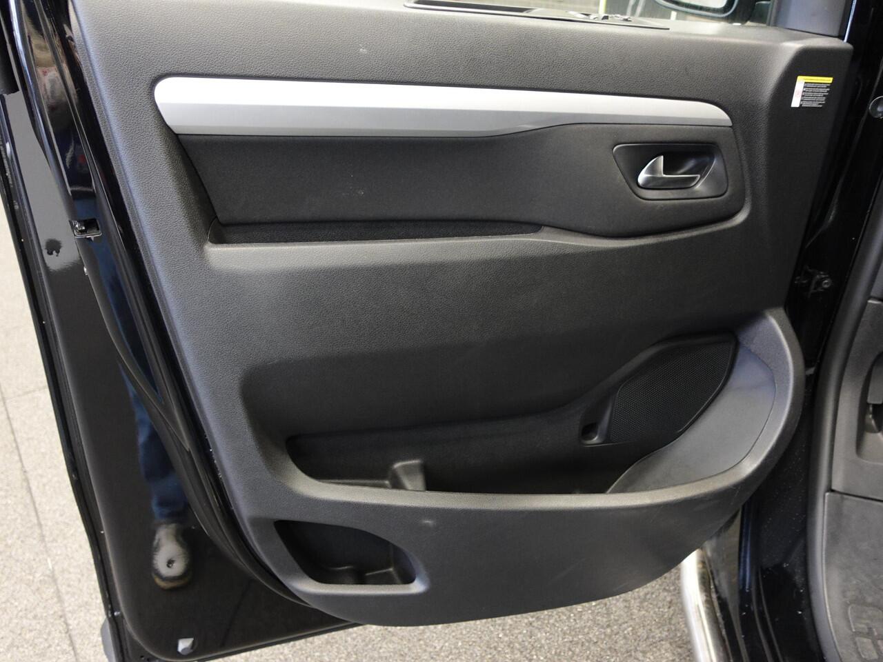 Opel VIVARO 2.0 BlueHDi 145PK L3 Automaat Airco Navigatie Trekhaak Cruise control