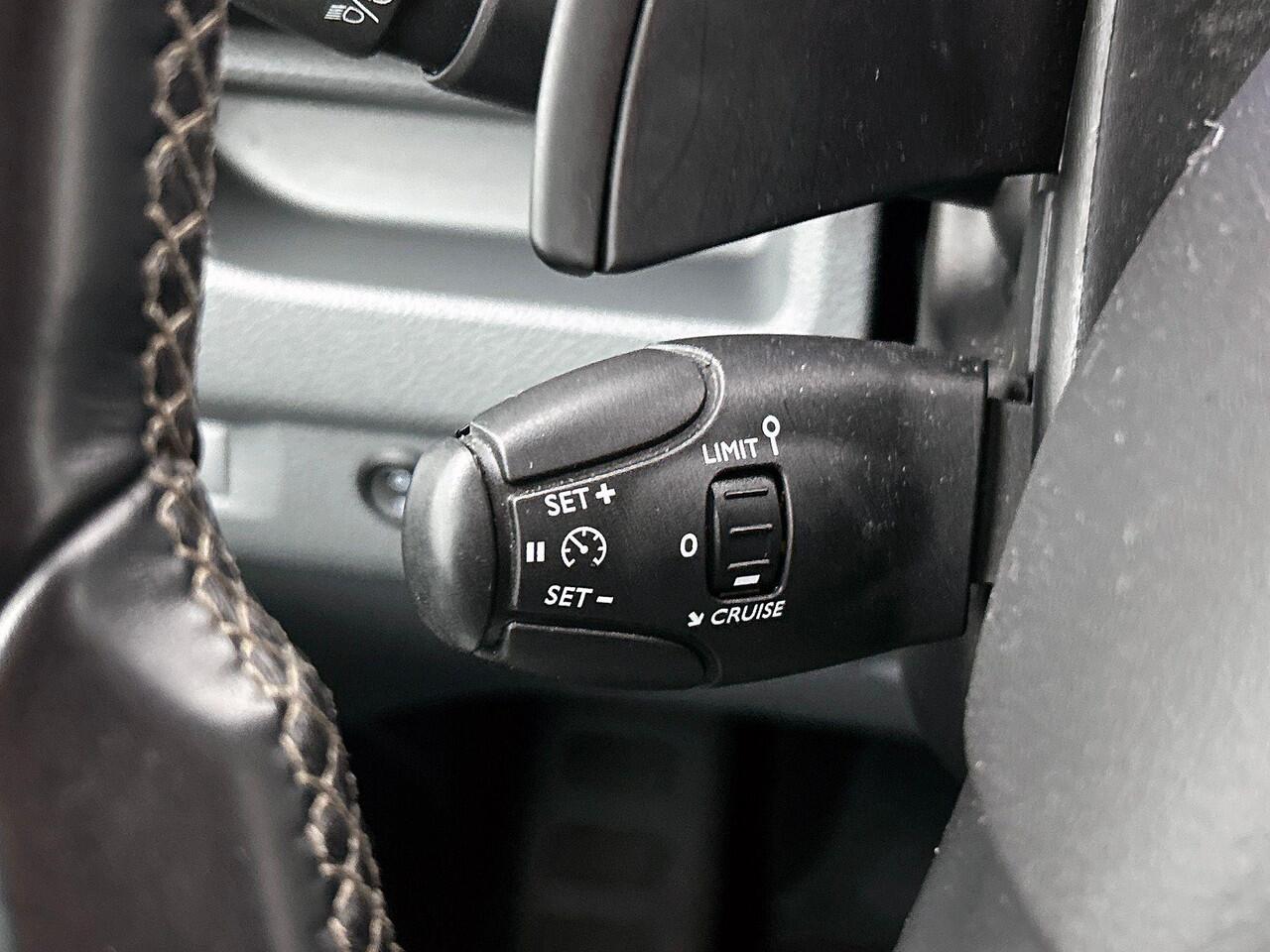 Opel VIVARO 2.0 CDTI L3H1 Dubbele Cabine Edition 6-zits Automaat Airco Navigatie Trekhaak