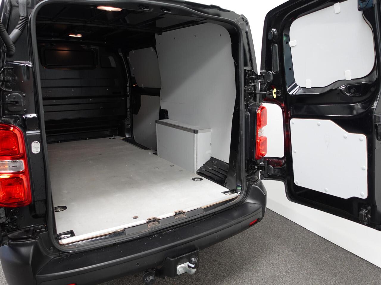 Opel VIVARO L3H1 145pk Automaat Navigatie Trekhaak Airco Bluetooth Cruise Control PDC achter