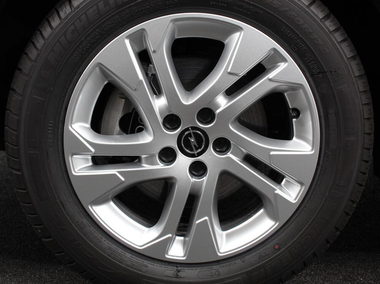 Opel VIVARO 1.5 Diesel 120PK L3 BPM VRIJ! Apple Carplay / Android Auto Parkeersensoren V+A Trekhaak Camera Navigatie Cruise Control LED koplampen houten afwerking laadruimte