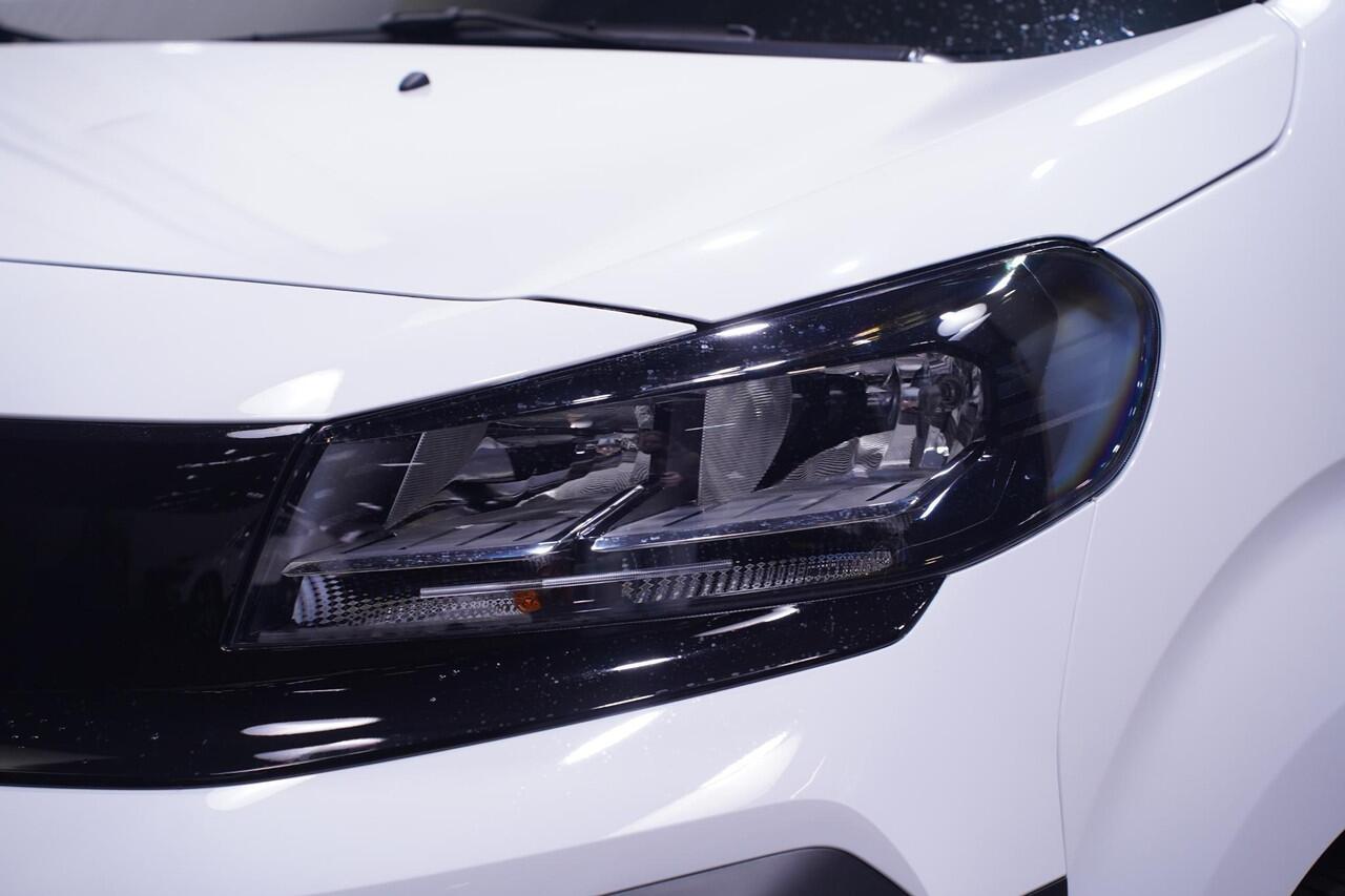 Opel VIVARO 120 pk L3H1 Dubbel Cabine 6-Zits, Navi, BPM vrij Airco, Cruise Control, Laadruimte Pakket, Nwe Model, PDC achter