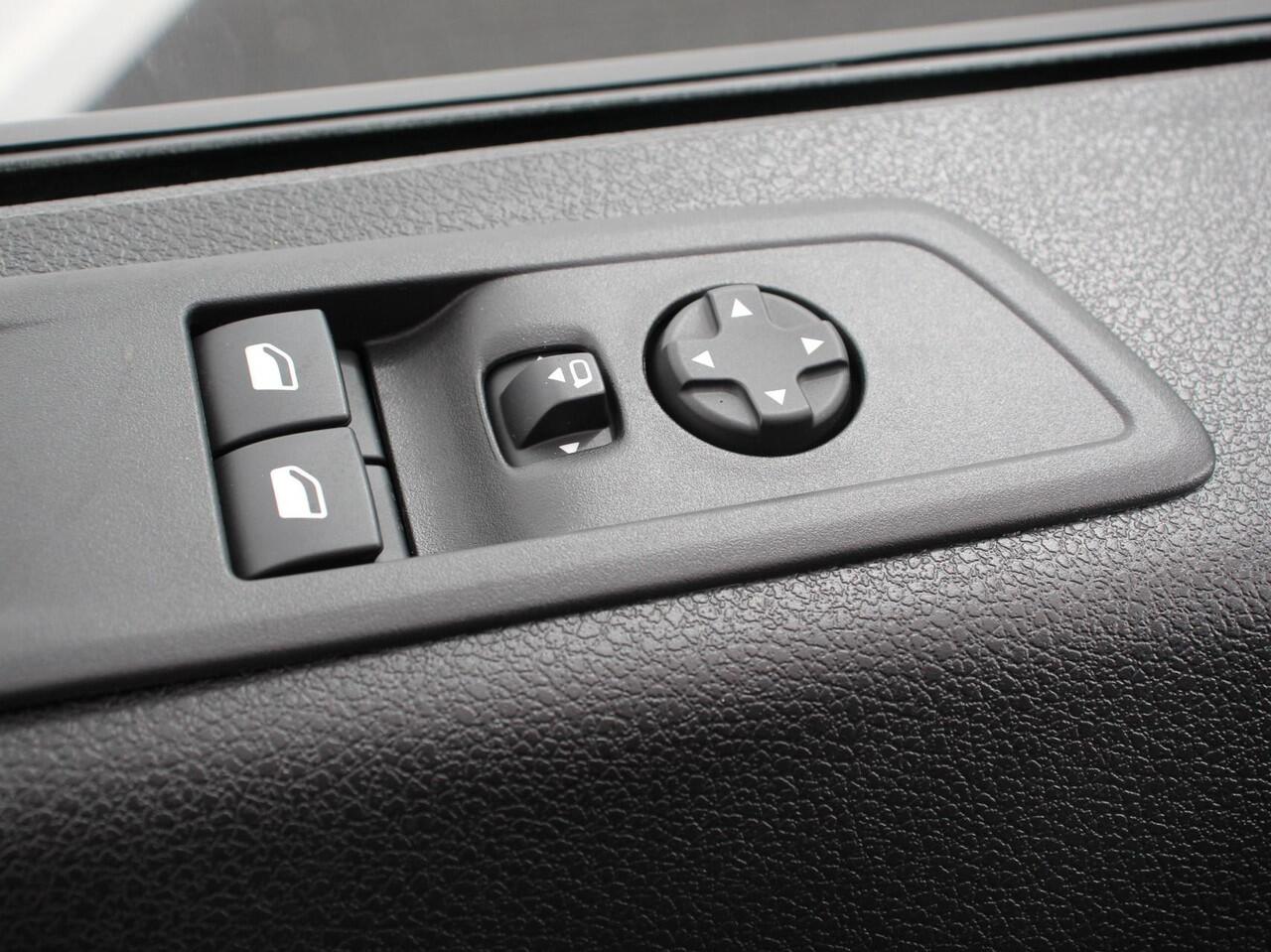 Opel VIVARO 2.0 BlueHDi 180 S&S L3 Automaat Apple Carplay / Android Auto Parkeersensoren V+A Trekhaak Camera Navigatie Cruise Control LED koplampen houten afwerking laadruimte